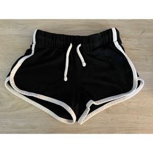 Old Navy • Black & White Dolphin‎ Hem Shorts